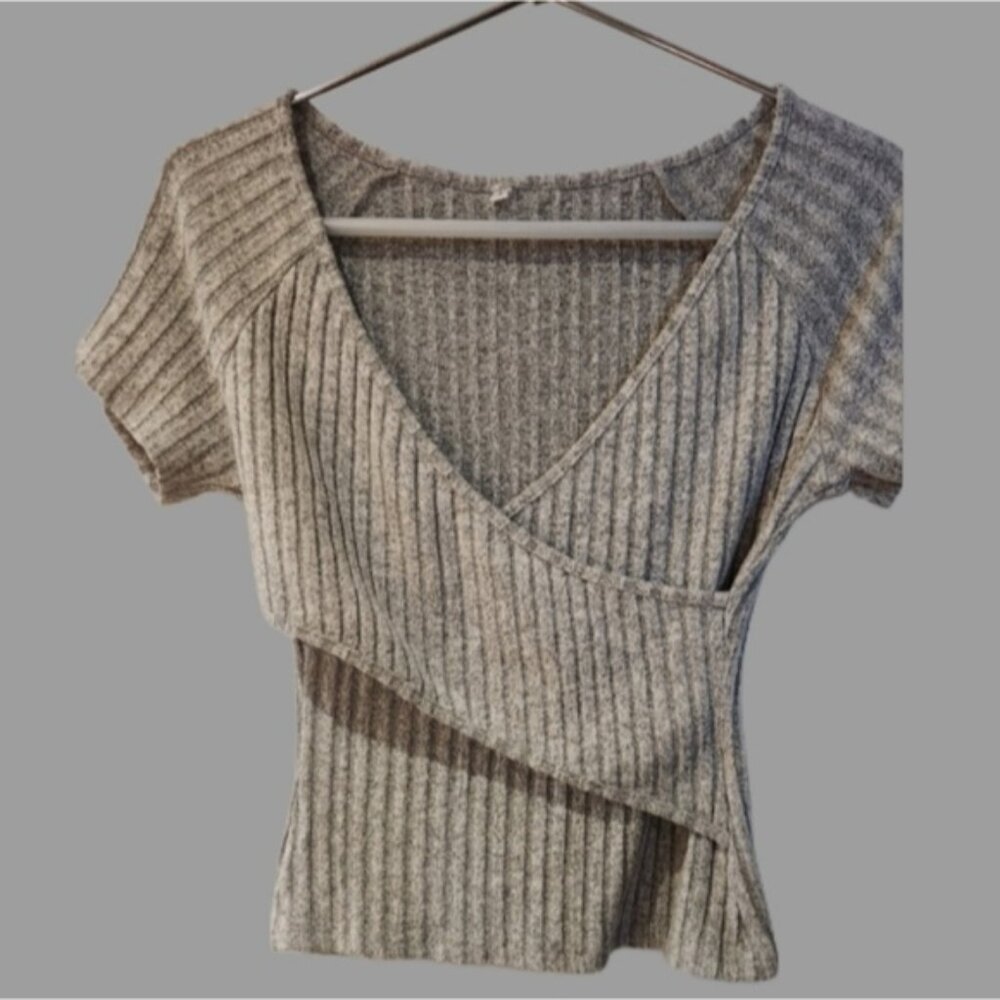 Gray Ribbed Knit Wrap Top Stretchy Euc